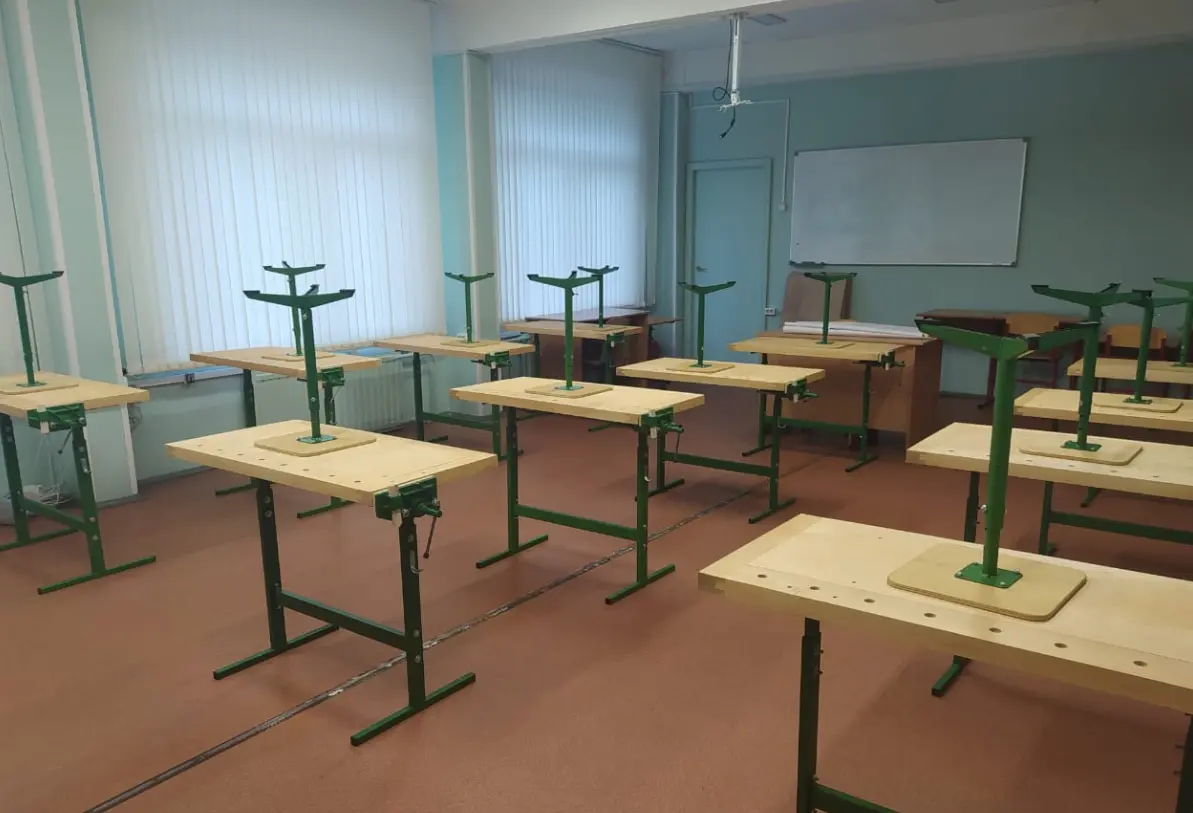 Верстак учебный на сварном основании ВСТ-3