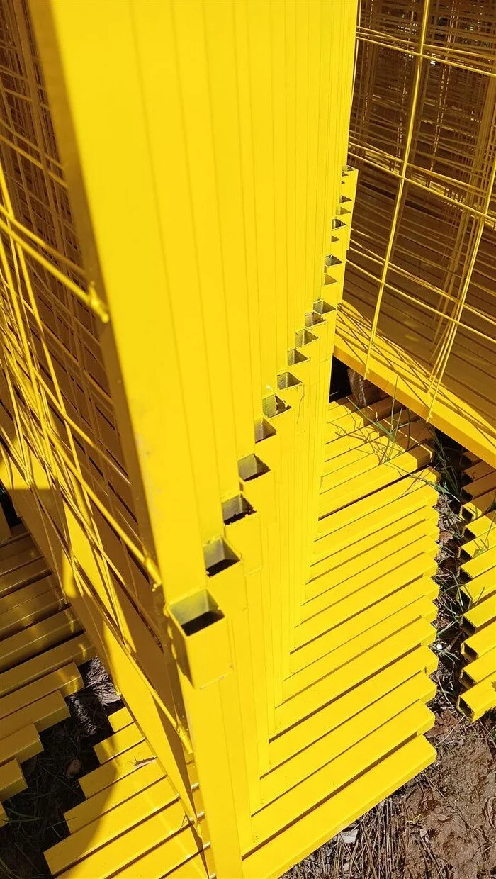 Фото - переносное ограждение для стройки спо 1600 окрашенное